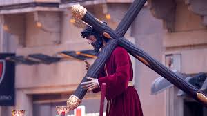 Padre jesús de la columna (gitanos) (casa hermandad de la cofradía de gitanos, málaga) trono procesional del cristo de la buena muerte y ánimas (mena) maría magdalena de los pies del stmo. Salida Del Cristo De Los Gitanos En La Semana Santa De Madrid 2019
