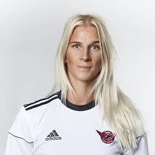 Eva sofia jakobsson, född 23 april 1990 i örnsköldsvik, är en svensk fotbollsspelare som spelar för tyska bayern münchen. Sofia Jakobsson Swe Fotos Fussballzz De