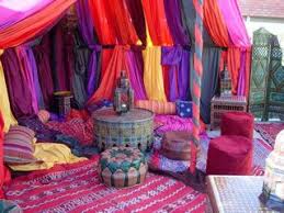 Arabian Nights Bedroom Buscar Con Google Moroccan Party Arabian Nights Party Moroccan Tent