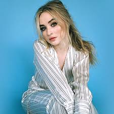 Nørderi i hud, produkt kemi, sind og krop for at bringe dybere forståelse og se. Letra De Skin Sabrina Carpenter Lyrics