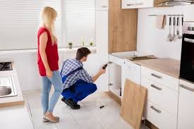 Eğer evinizin duvarları yüksekse boy avantajından yararlanabilirsiniz. Mutfak Dolabi Yapimi