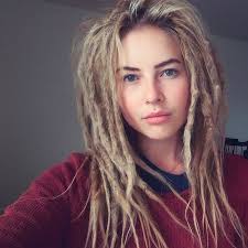 Dreadlocks How To Make And Maintain Dreads Urgoo Beauty Dreadlocks Girl Dread Hairstyles Female Dreads