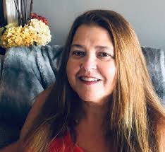 Lois Woolf's Instagram, Twitter & Facebook