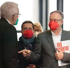 Kaufen sie das beste und neueste grüne maske auf banggood.com und bieten sie die qualität grüne maske zum verkauf mit weltweit kostenlosem versand an. Spd Und Fdp Versuchen Kretschmann Von Rauswurf Der Cdu Zu Uberzeugen Welt