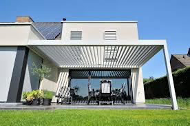 Sonnen Und Regenschutz Www Scaffidi De Design Haus Terrasse Architektur Lamellendach Terrassendach Leben Unter Freiem Himmel