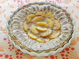 Crostata con pesche e amaretti. Crostata Alla Crema Di Amaretti Con Pesche E Meringa La Cascata Dei Sapori