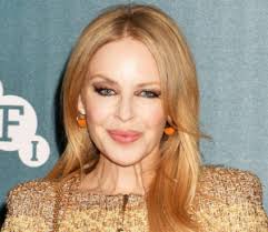 5′ 0″ (152 cm) weight: Kylie Minogue Bio Net Worth Age Facts Family Affairs Husband Boyfriend Albums Award Height