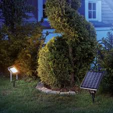 Bodenstrahler oder wegeleuchten übernehmen im freien gleich mehrere aufgaben. Solar Wand Und Bodenstrahler Power Flood 3000 K Solarversand De
