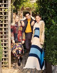 Josh o'connor & emma corrin show off how they get into the roles of prince charles and princess diana. Pin On Town Country Covers