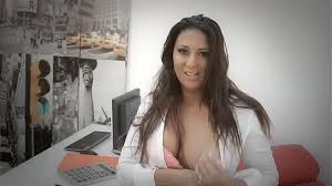 Sexo anal com a secretária peituda que está de lingerie sexy