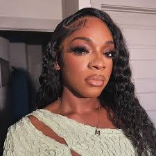 Mia Starr's Instagram, Twitter & Facebook