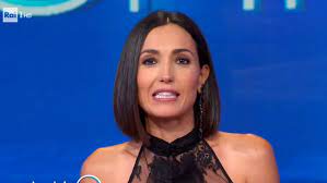 La conduttrice ha scelto lo studio di detto fatto per dare il lieto caterina balivo alla fine ha convinto il marito guido maria brera ad allargare la famiglia e ha. Caterina Balivo Quando Mi Tolsero Il Programma In Rai Fu Una Tragedia La Tv Non Sara Piu Un Impegno Quotidiano
