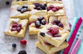 Luego, volvemos a meter la tarta de manzana en el horno y la ponemos a gratinar, sólo por arriba, para que se nos hagan las manzanas unos 15 minutos o cuando veamos que se van. Tarta De Manzana Y Frutas Del Bosque Diario De Gastronomia Cocina Vino Gastronomia Y Recetas Gourmet