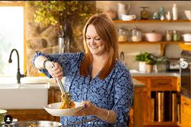 Soups, pasta, chicken dinners the family will love, desserts, and ideas for leftovers. Food Network Thanksgiving Schedule 2020 List Of Food Network Thanksgiving Shows Specials