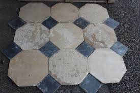 Antique French Limestone Floor With Cabochons Antiquites Francaises Carrelage Ancien Plancher