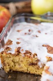 Easy Apple Coffee Cake Made With Yellow Cake Mix Fresh Apples And Lots Of Cinnamon Sugar Swirled In This Easy Ap Cake Mix Cinnamon Recipes Apple Coffee Cakes