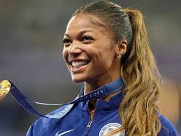 Gabby Thomas' crazy hair day atop the Empire State Building