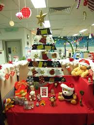 If you think that you need to give your employees some respite from regular monotony of the work life, then you should definitely think of some of the office. Christmas Decoration Ideas Diy Office Novocom Top