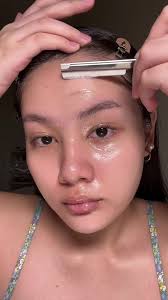 Mga Benepisyo ng Pag-shave ng Mukha sa mga Kababaihan