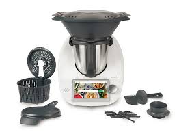 Parece que todo el mundo tiene que saber qué es una thermomix, porque siempre hay alguien conocido que la tiene, pero por si alguien no sabe de qué estamos hablando, os diré que se trata de un robot de cocina. Sonitron Robot De Cocina Thermomix Tm6 Sonitron