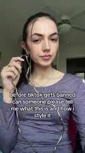 Katie Collard's Instagram, Twitter & Facebook