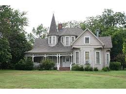 10 Beautiful Historic Houses For Sale Under 100k Historic Homes Victorian Homes Old Houses For Sale