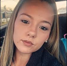 Amanda Kaye's Instagram, Twitter & Facebook