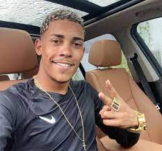 Ele pode ter o dinheiro. Mc Poze Anuncia Que Sera Pai Pela Terceira Vez Com A Namorada De 17 Anos E Causa Repercussao Na Internet