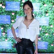 Resultado de imagem para look da caroline abras