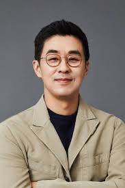 Bang Si-hyuk deixa cargo de CEO da Hybe, e posto passa para Park Ji-won;  entenda