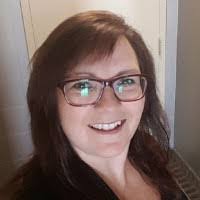 Cynthia Hanlon's Instagram, Twitter & Facebook