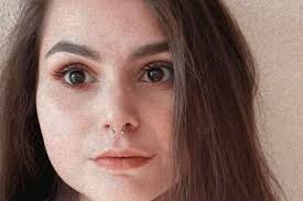 Muore dopo il tiramisù vegano, Anna si è sentita male dopo due cucchiaini:  "Dolci vegani e al latte prodotti insieme"