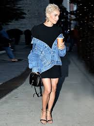 Zoe kravitz tattoos zoe kravitz braids penn badgley zoe kravitz style lenny kravitz zoe isabella kravitz fashion couple our lady spring summer fashion. Get The Look Zoe Kravitz S Sleek Off Duty Style Stylight Stylight