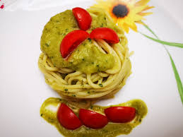 Tutte le ricette con peperoni verdi fotografate passo per passo. Spaghetti Con Crema Di Peperoni Verdi Semplicemente In Tavola