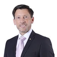 Roland Hahn's Instagram, Twitter & Facebook