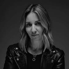 Lisa Parfitt's Instagram, Twitter & Facebook