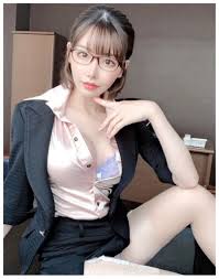 吸到让男艺人软脚的《深田咏美》激渴到连工作人员都不放过！ - 图解吧