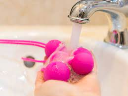 Good Sexual Hygiene How To Clean Up After Sex And When It S Important