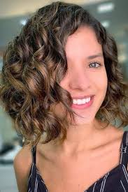 Plunge into the world of sumptuous curls with tons of amazing curly and wavy hairstyles! Za6iyehbydxfqm