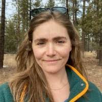 Juliet Smith's Instagram, Twitter & Facebook