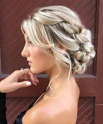 Modeled by the iconic ellen, this hairstyle with bangs for hair features a feathered hairstyle with side bangs. 60 Most Instagrammable Hairstyles With Bangs In 2021