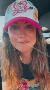 You never realize how many faces you make when you talk until you try and  find a cover clip from the live 🤣🤣🤣 Tune in for a fun family update and  wick little giveaway. 🖤🖤🖤