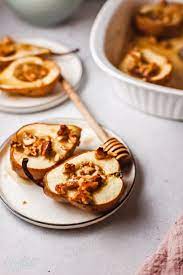 This Baked Pears Recipe May Seem Simple But Don T Let That Fool You These Cinnamon Baked Pears Are Incre Baked Pears Dairy Recipes Desserts Baking With Honey