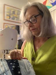 Vamos alargar. Vestido apertado nas costas uma das opções.