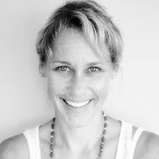 Родилась 4 марта 1989, скоки) эрин уоссон (англ. Five Parks Yoga W Erin Sampson Youtube