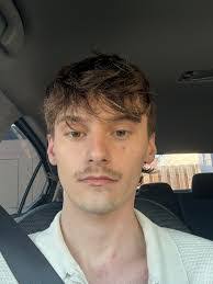 Lisa Trone's Instagram, Twitter & Facebook