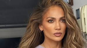 Er hún með „Bennifer“ hálsmen?