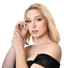 Mara Carpenter's Instagram, Twitter & Facebook