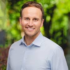 Ross Bogue's Instagram, Twitter & Facebook