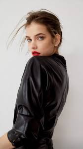 Barbie Palvin Panosundaki Pin